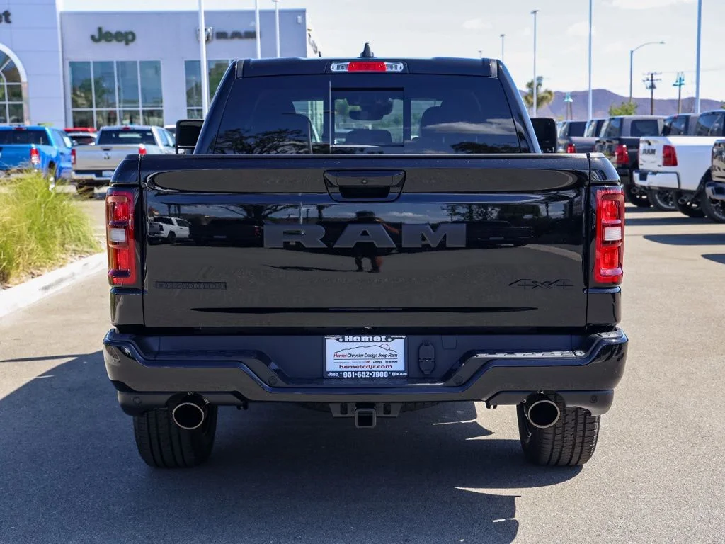 New 2026 Diamond Black Crystal Pearl-Coat Exterior Paint RAM Big Horn Night Edition image 5
