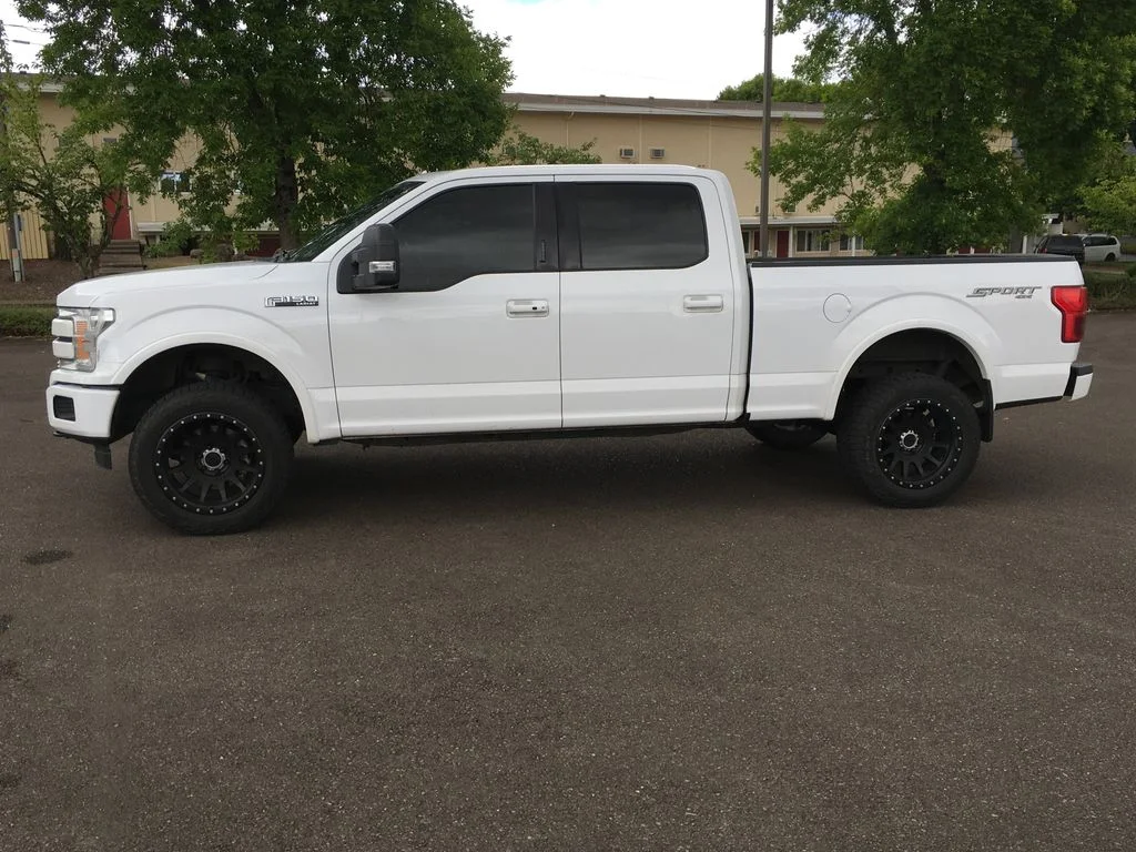 Used 2018 White Ford Lariat image 3
