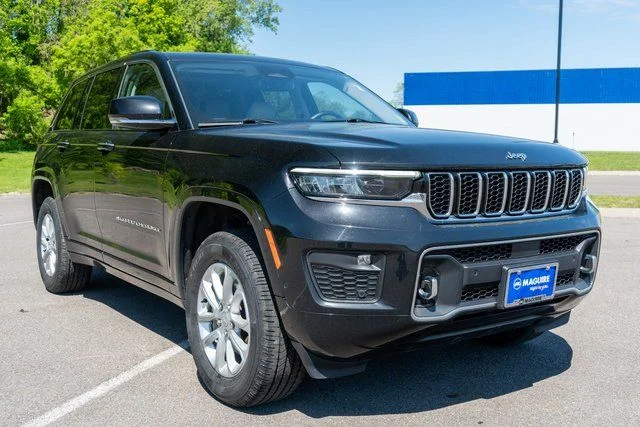 Used 2022 Black Jeep Overland image 4