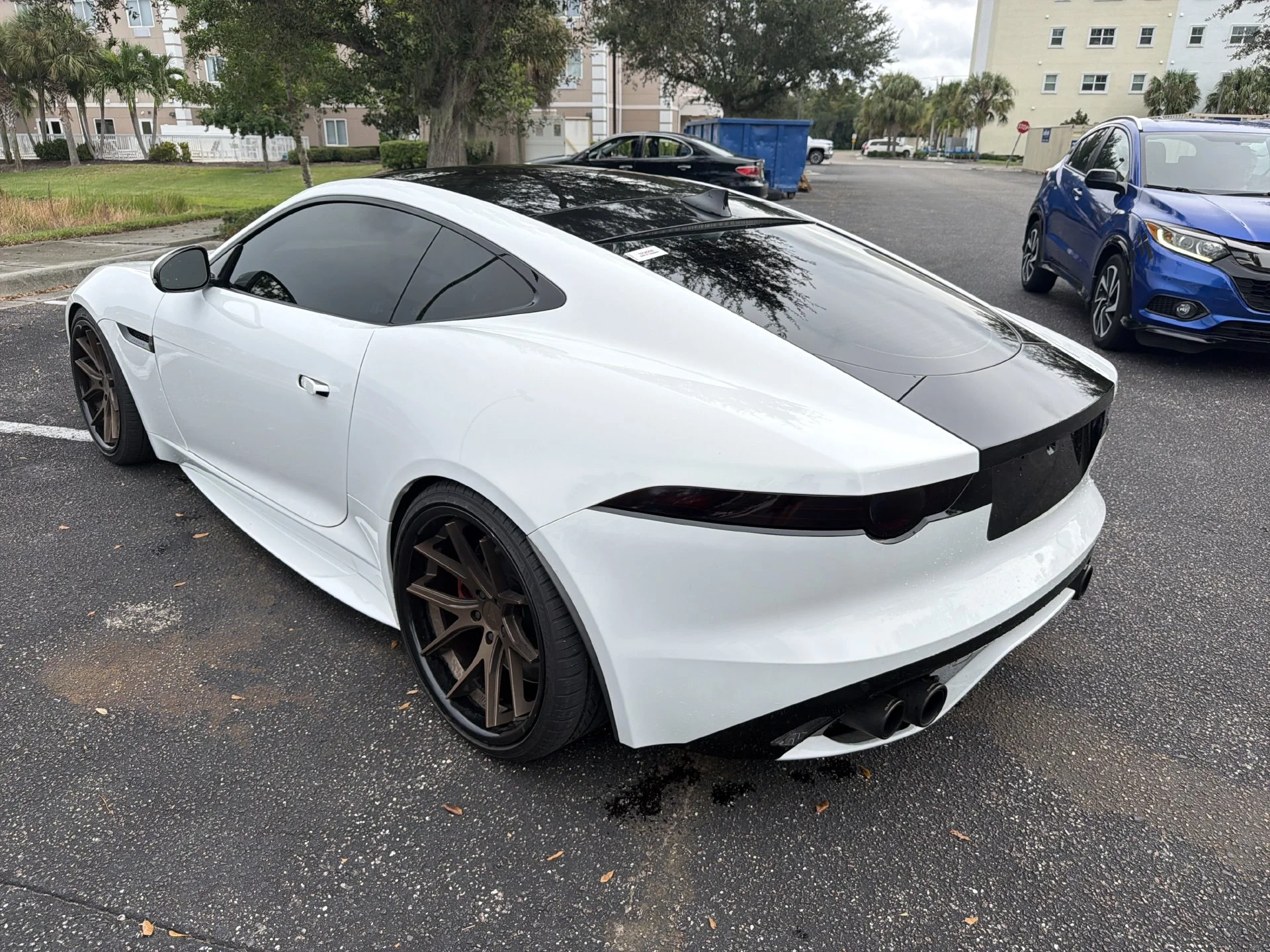 Used 2016  Jaguar R image 6