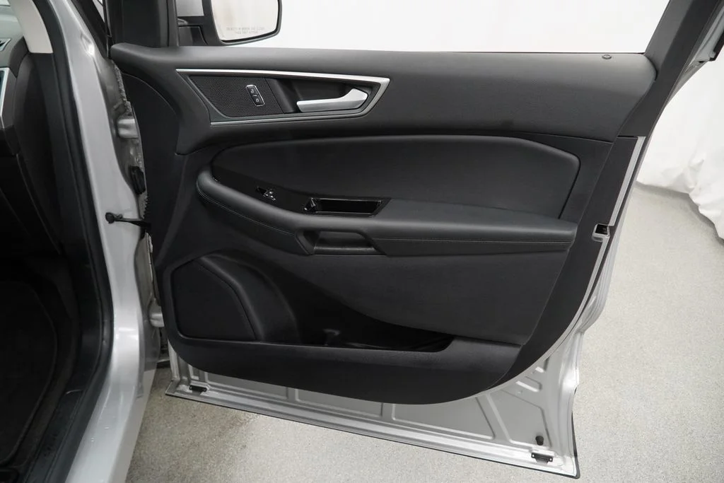 Used 2019 Silver Ford SEL image 47