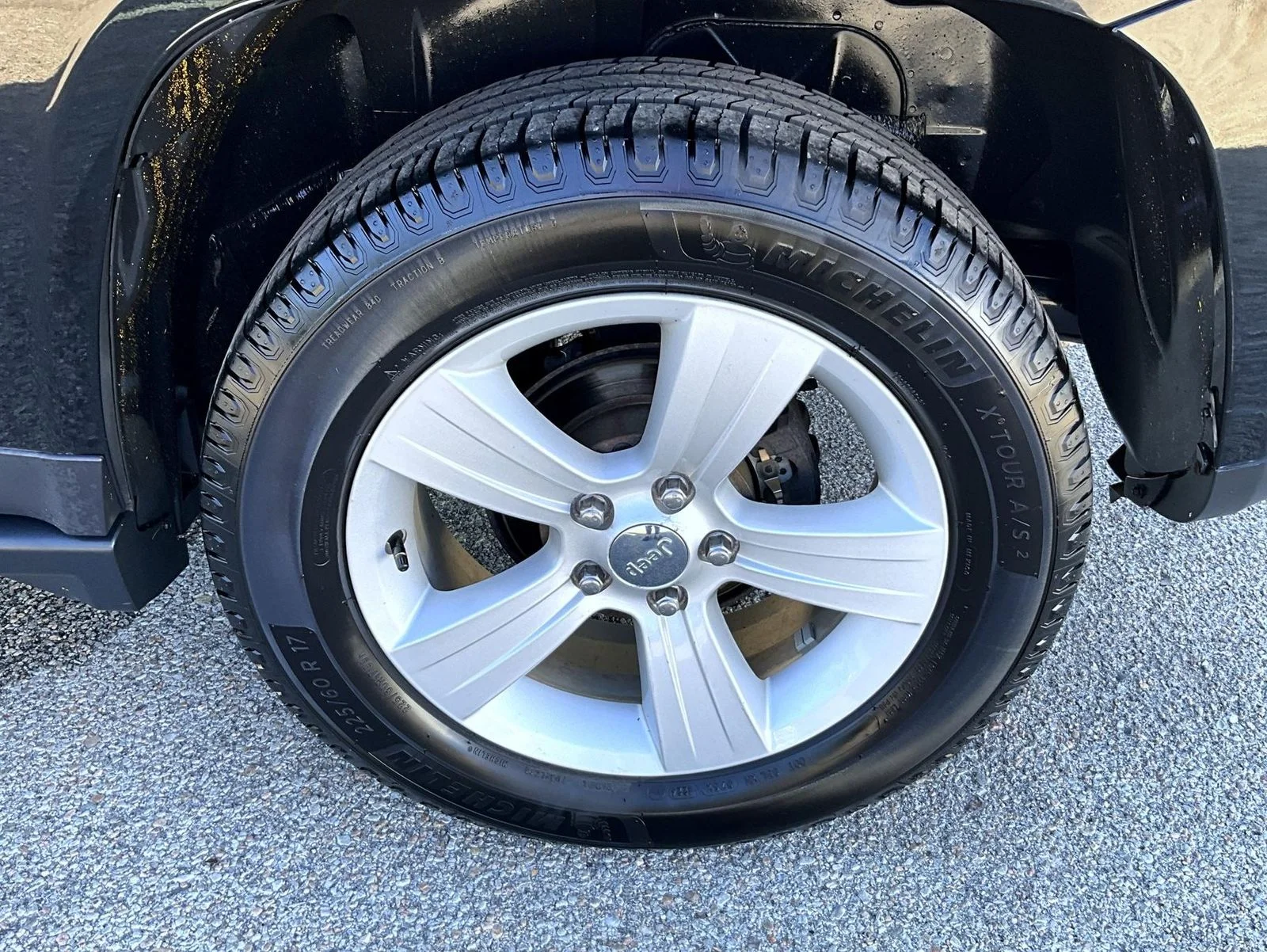Used 2015 Black Jeep Altitude image 23