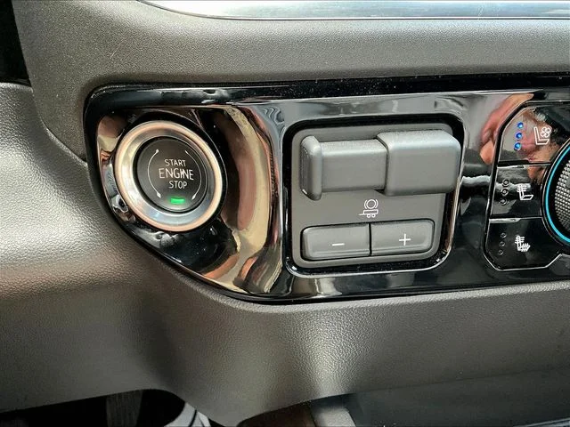 Used 2025 Beige Chevrolet High Country image 8
