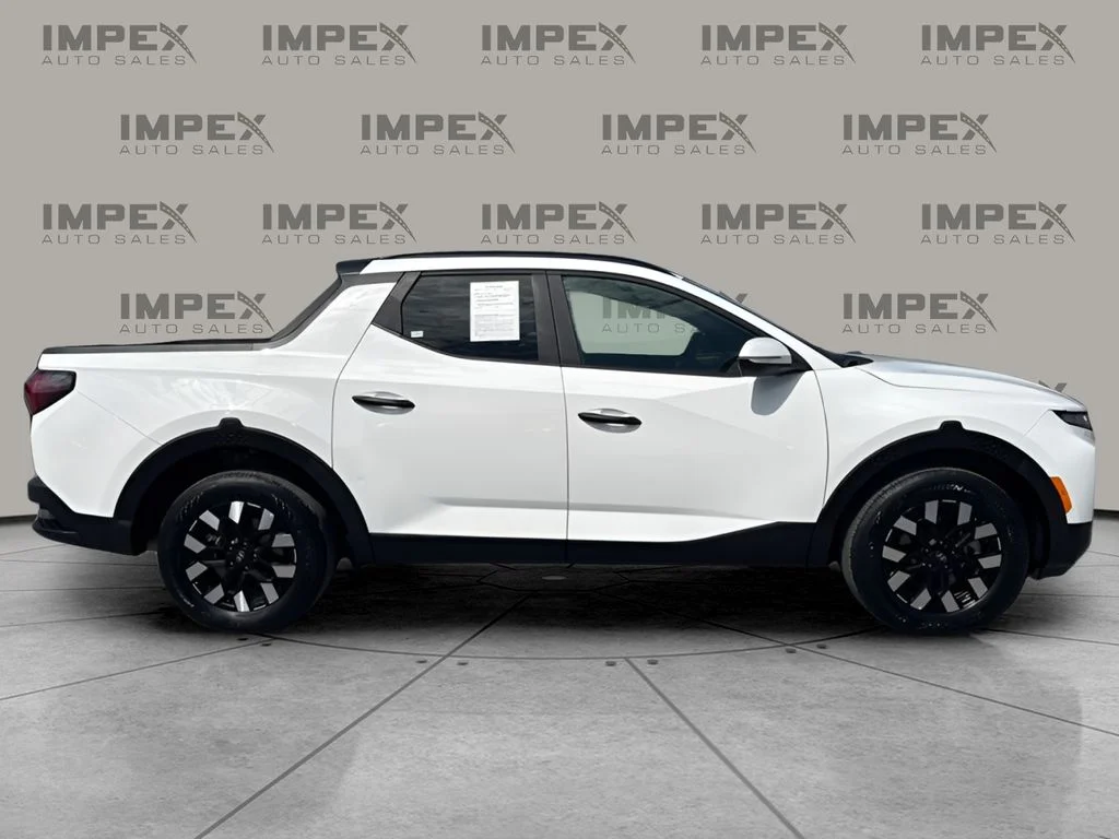 Used 2025 White Hyundai SEL image 6