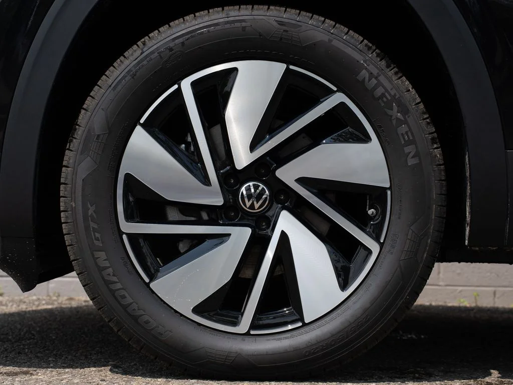 New 2026 Black Volkswagen 2.0T SEL image 7