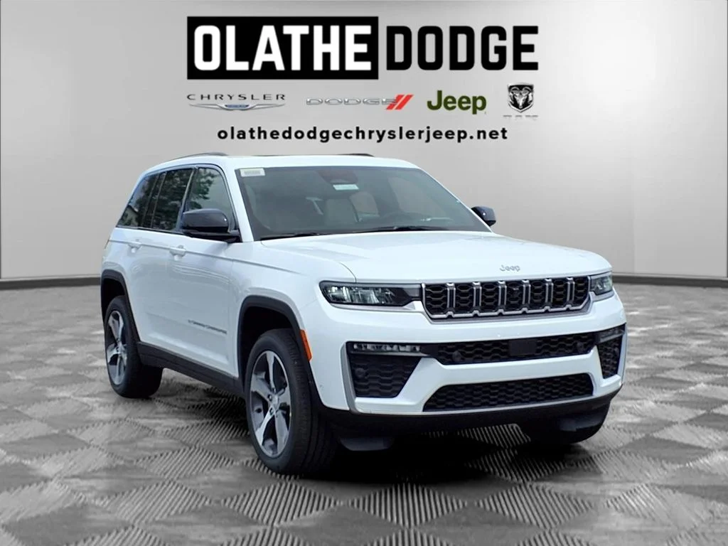 New 2026 Bright White Clear-Coat Exterior Paint Jeep Limited image 28