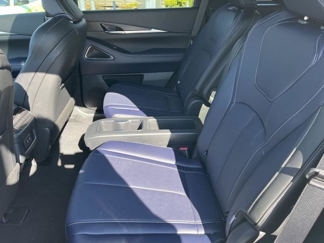 Certified Used 2026 White / Black INFINITI SPORT image 12
