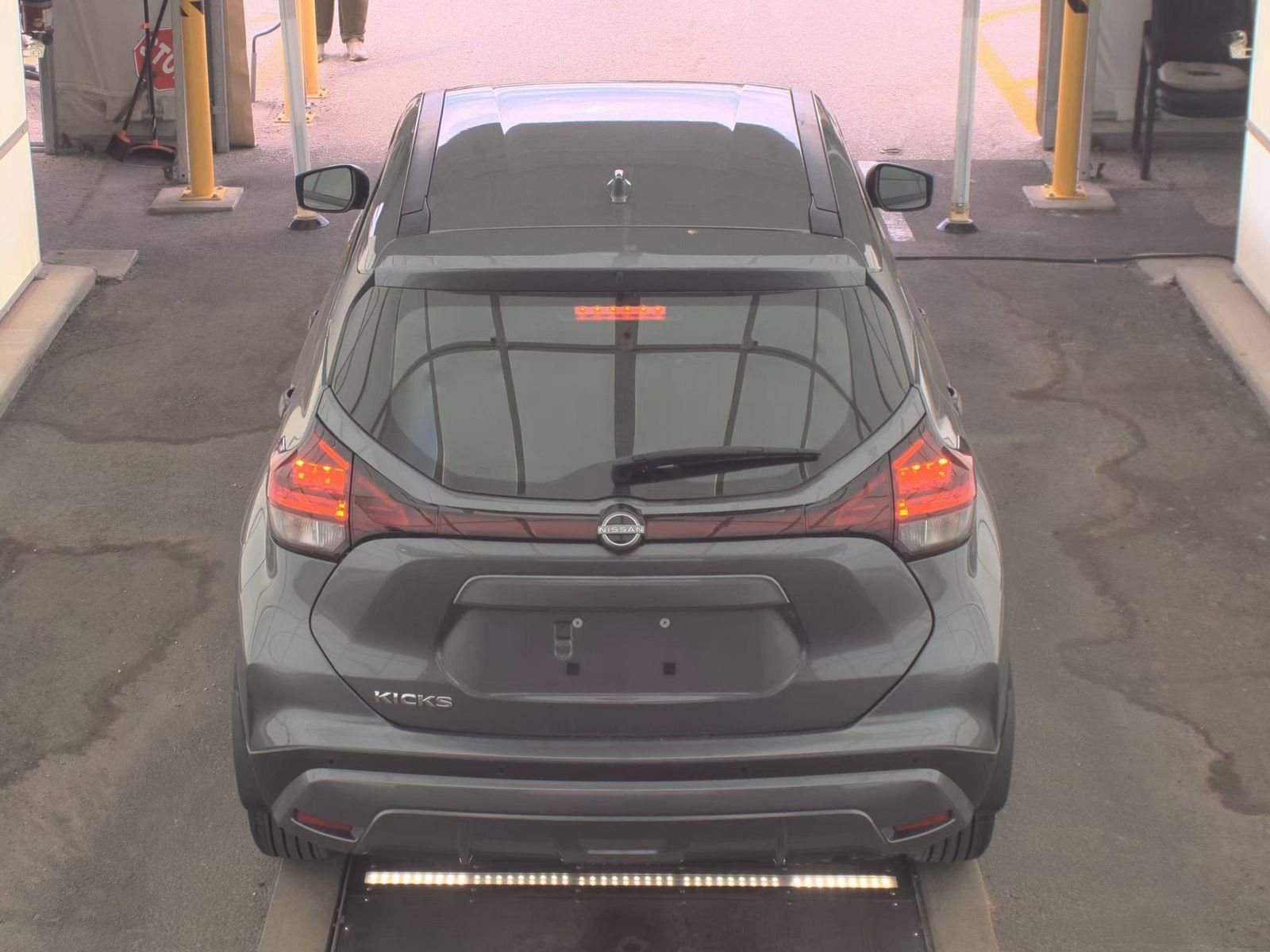 Used 2024 Gray Nissan S image 5