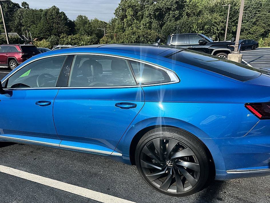 Used 2023 Blue Metallic Volkswagen SEL R-Line image 3