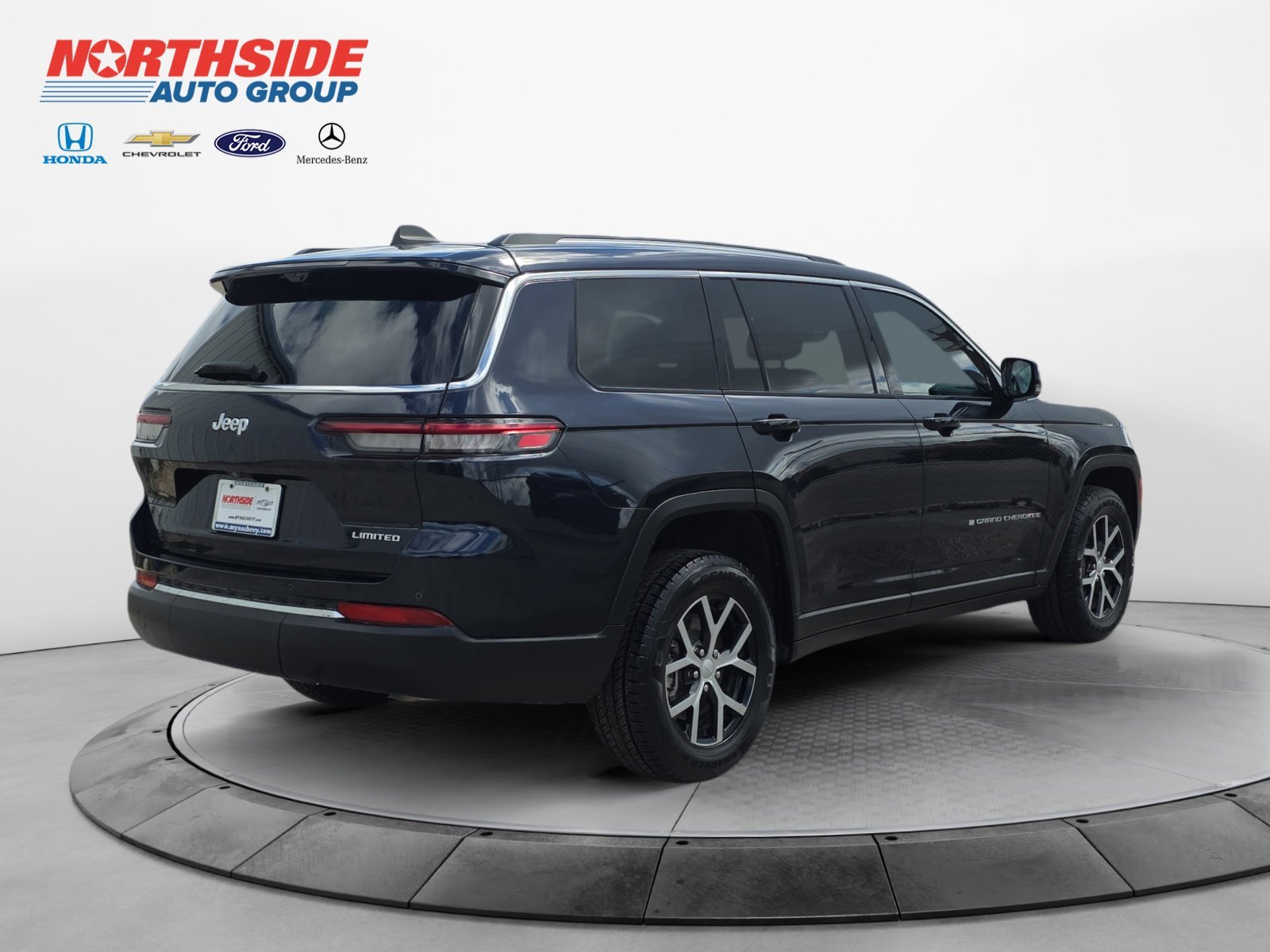 Used 2024 Black Jeep Limited image 7