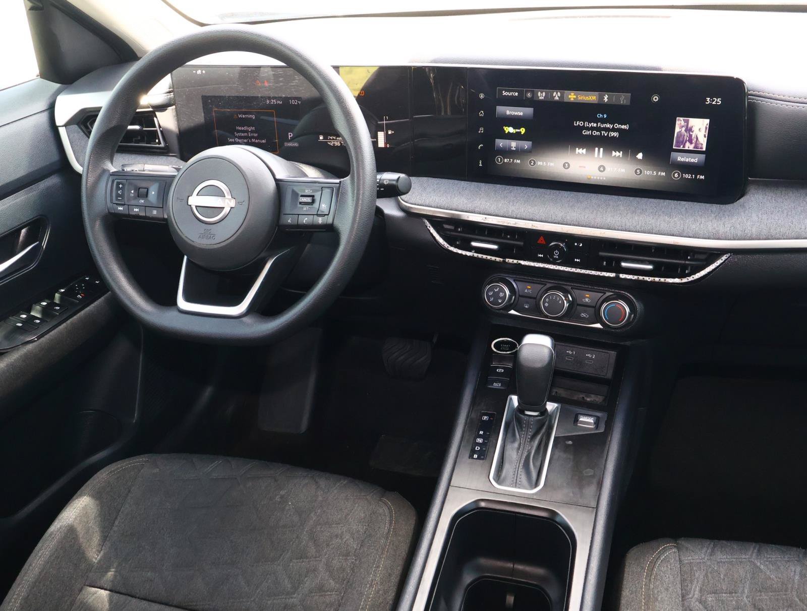 Used 2025 Super Black Nissan SV image 8