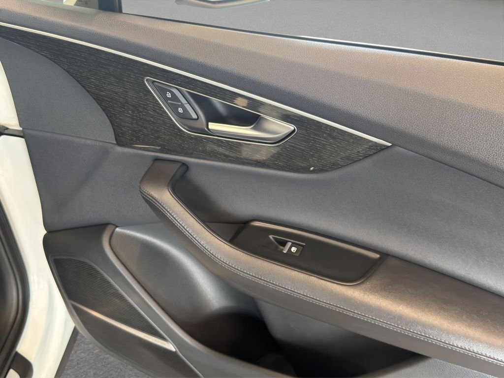 Used 2023  Audi 55 Premium Plus image 19