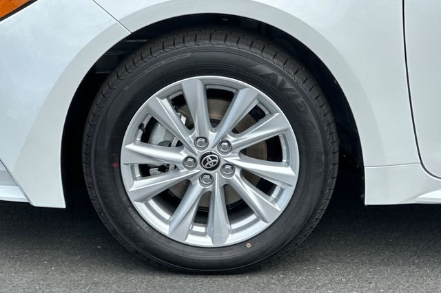 New 2026 Wind Chill Pearl <sup>1</sup> Toyota  LE image 24