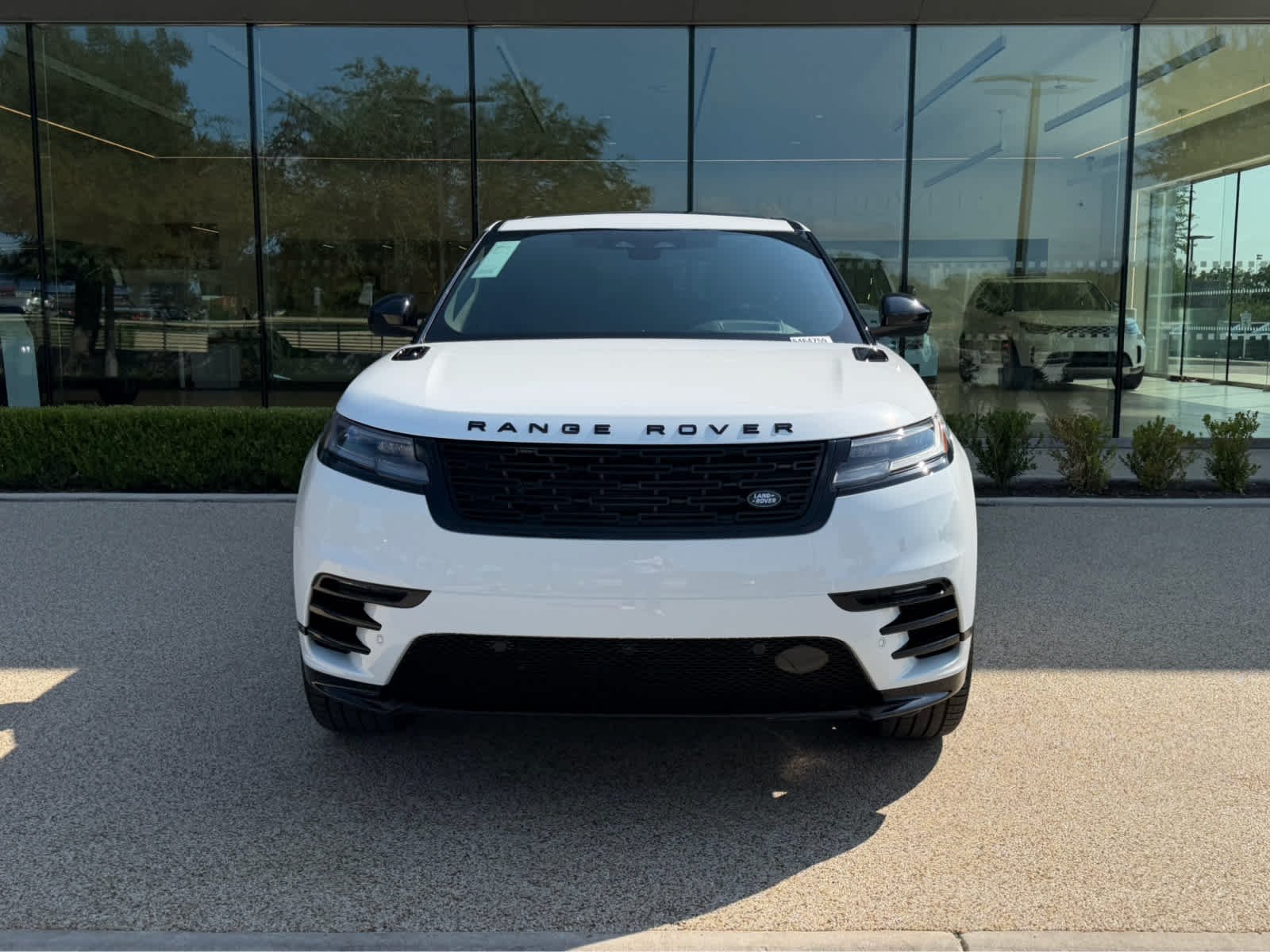 New 2026 Fuji White Land Rover Belgravia Edition image 2