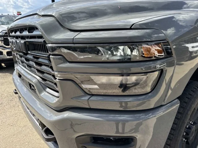 New 2027 Ceramic Gray Clear-Coat Exterior Paint RAM Big Horn image 9