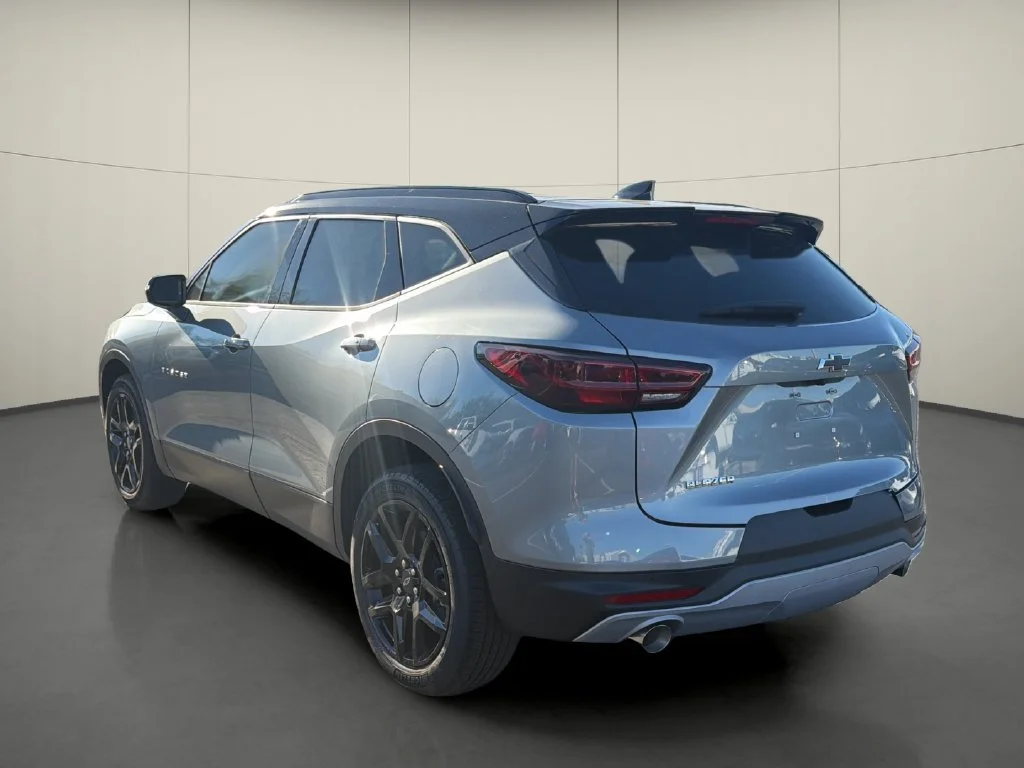 New 2026 Sterling Gray Metallic Chevrolet 3LT image 5