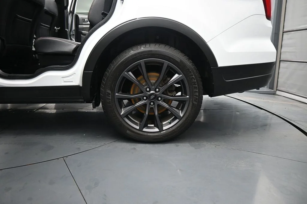 Certified Used 2019 White Ford XLT image 18