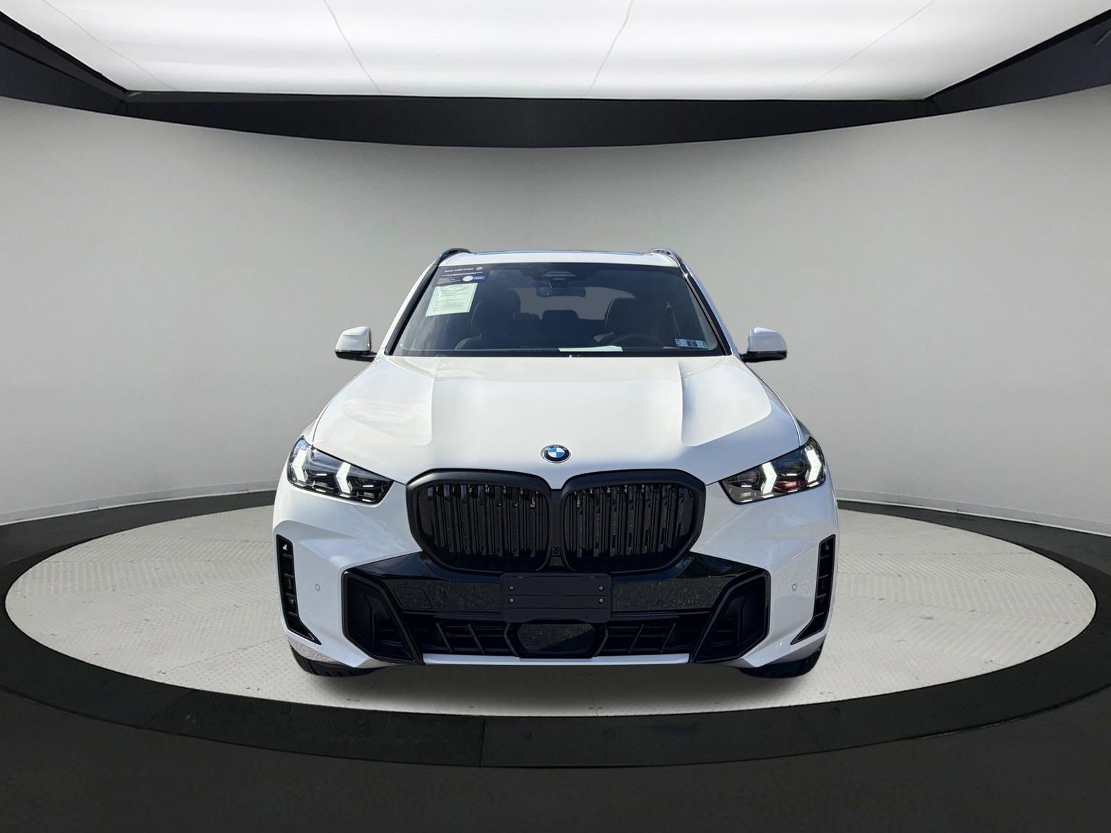 Certified Used 2026 Alpine White BMW xDrive40i image 2