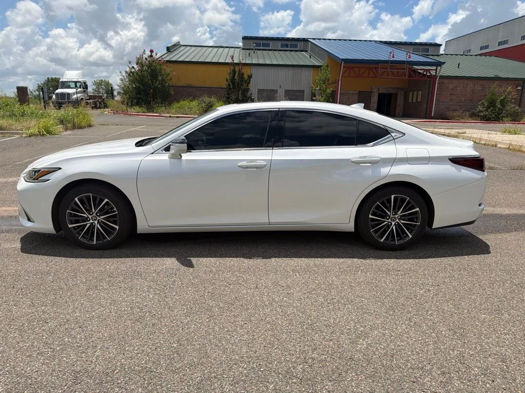 Used 2025 White Lexus 350 image 4