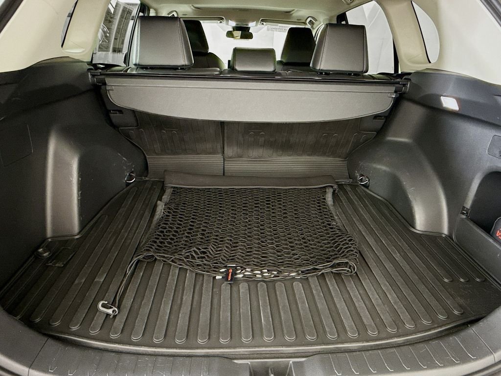 Used 2024 Silver Sky Metallic Toyota XLE Premium image 26