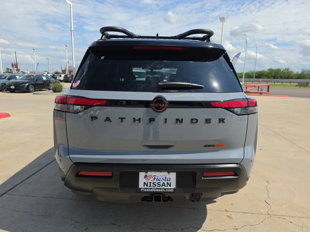 New 2026 Boulder Gray Pearl / Super Black Two-tone Nissan Rock Creek® image 5