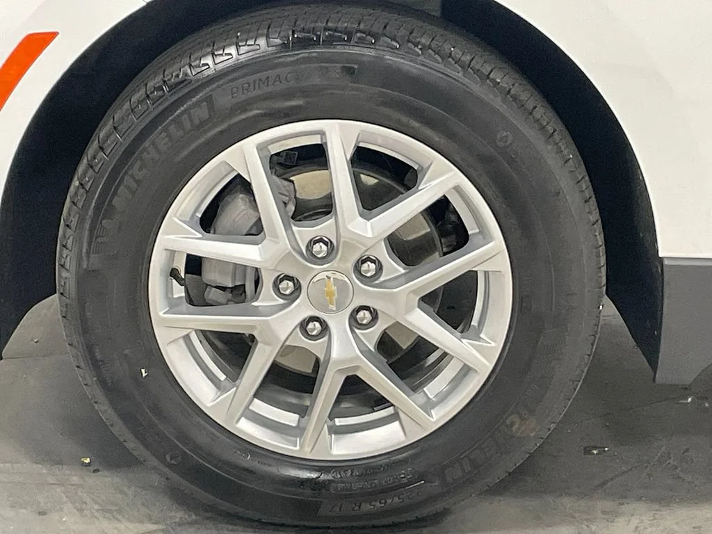 Used 2024 Summit White Chevrolet LT image 35