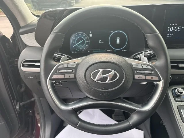 Used 2023 Red Hyundai SEL image 13