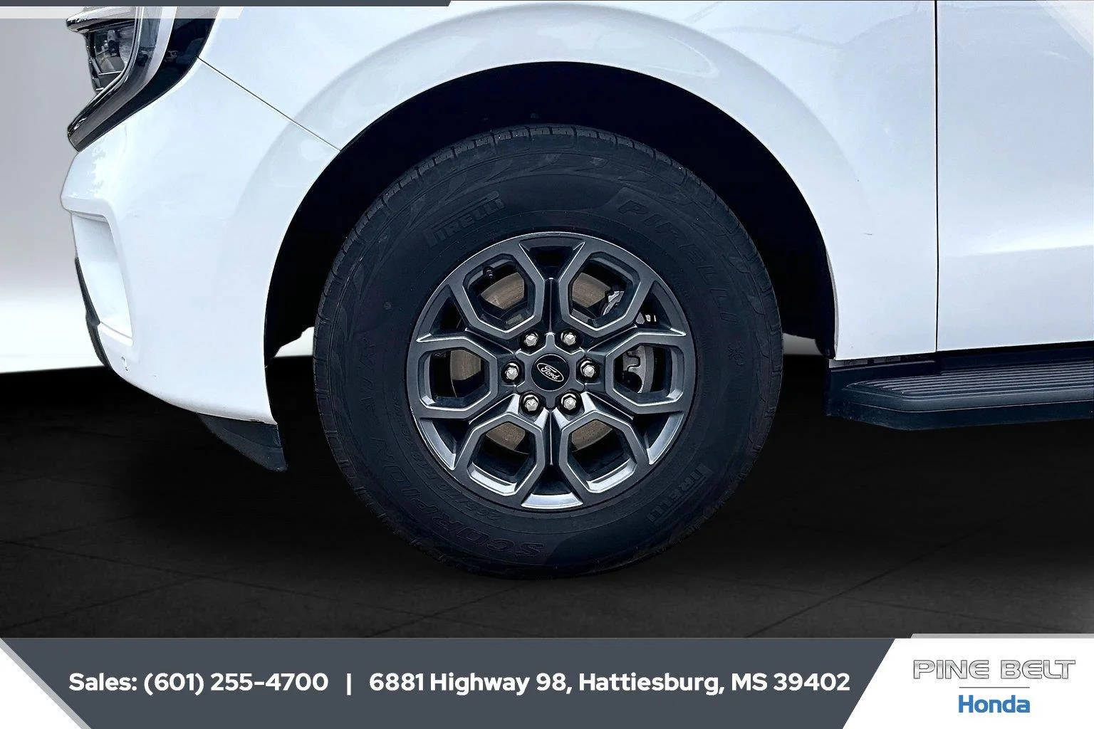 Used 2025 Oxford White Ford Active image 7