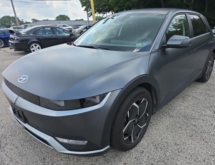 Used 2023 Gray Hyundai SEL image 3