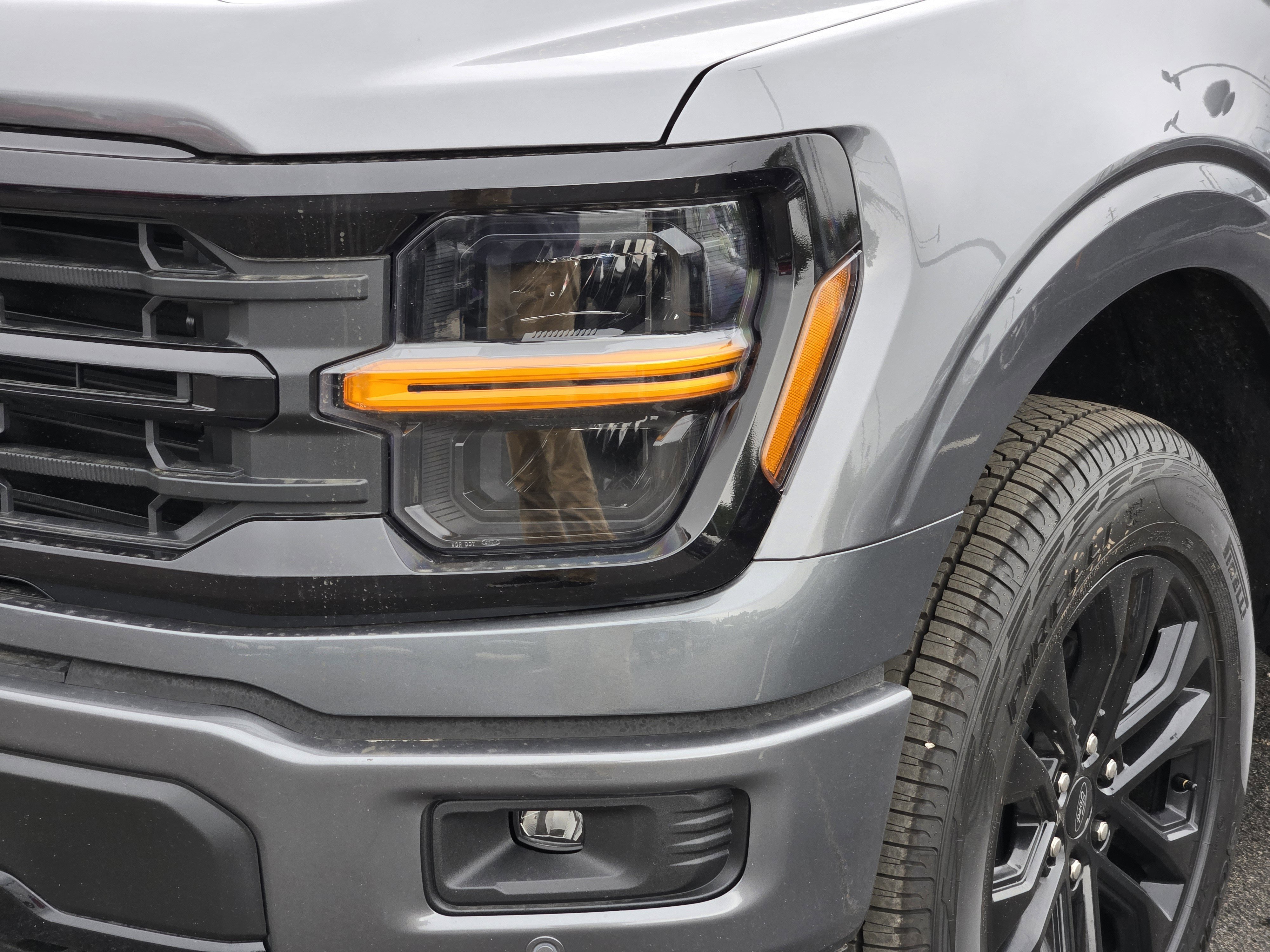 New 2026 Carbonized Gray Metallic Ford XLT image 5