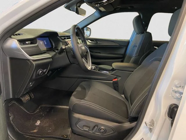 New 2026 White Jeep Laredo image 10