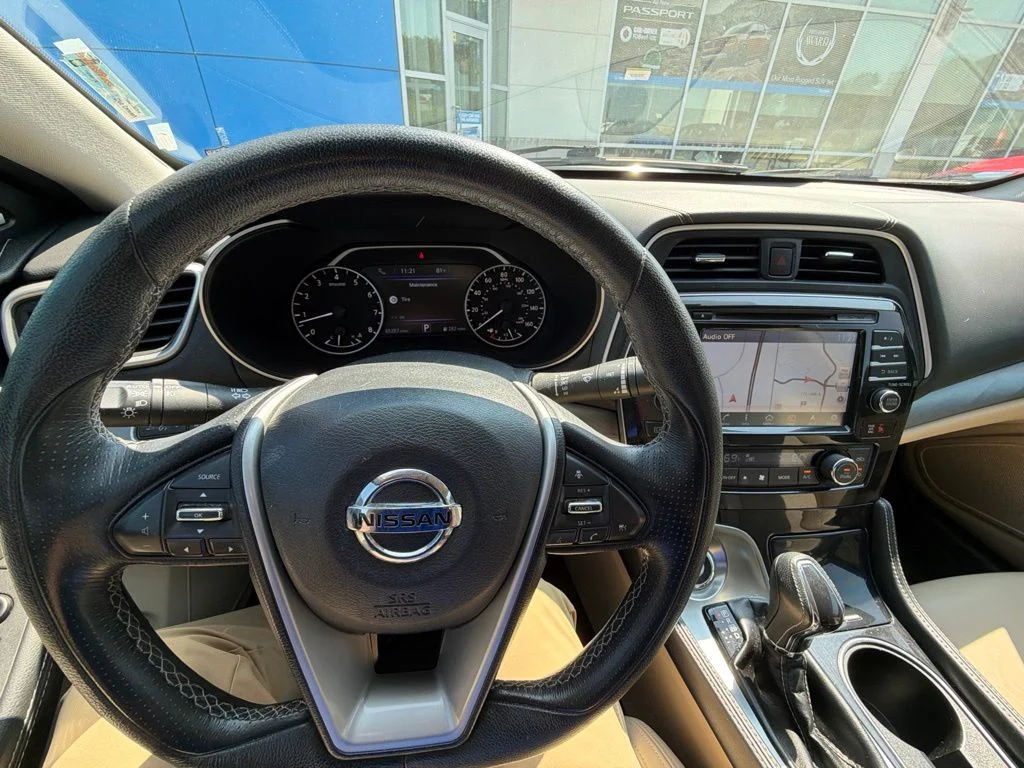 Used 2017 Black Nissan 3.5 SL image 6