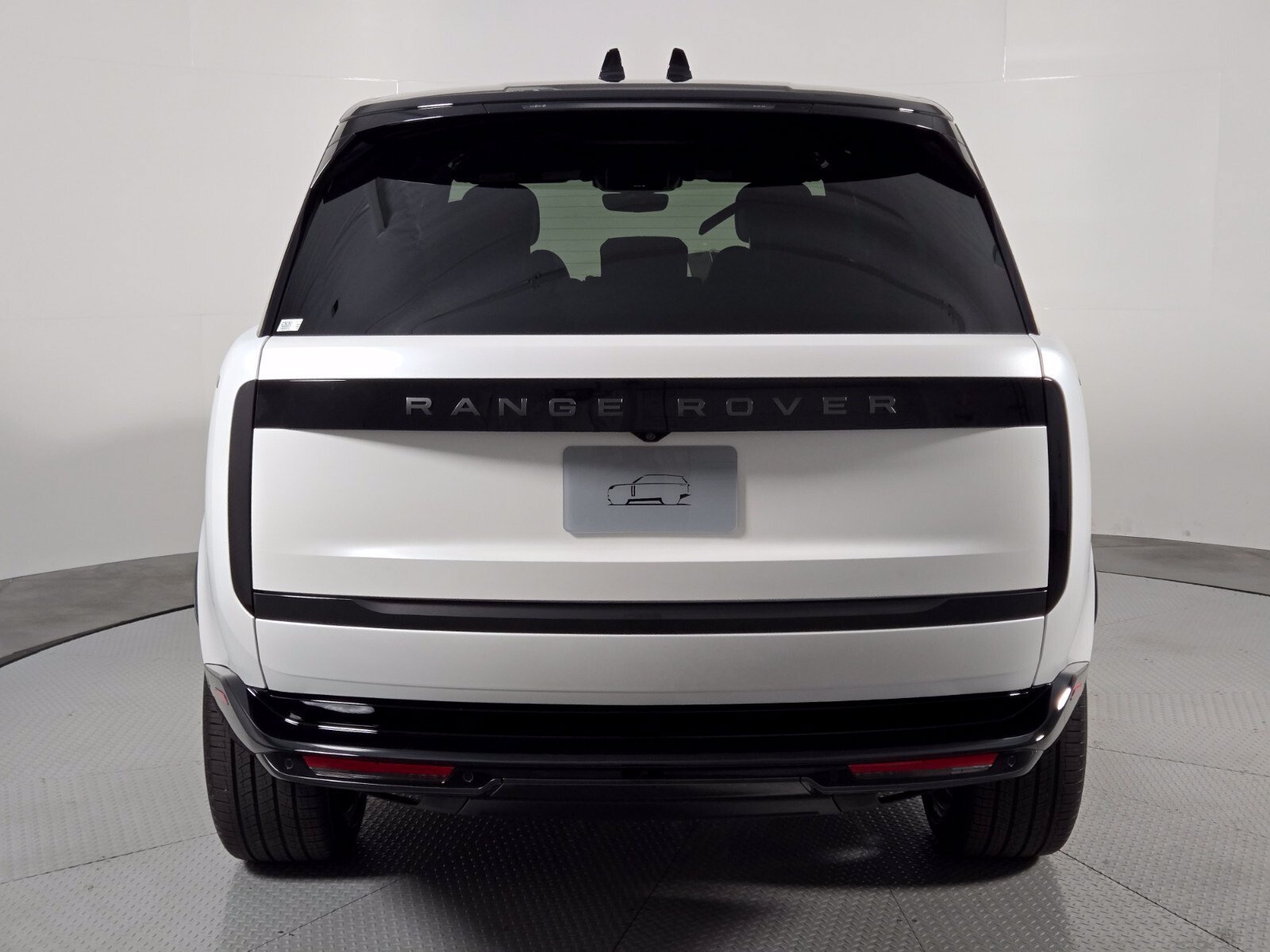 New 2026 Icy White Satin Land Rover SE image 7