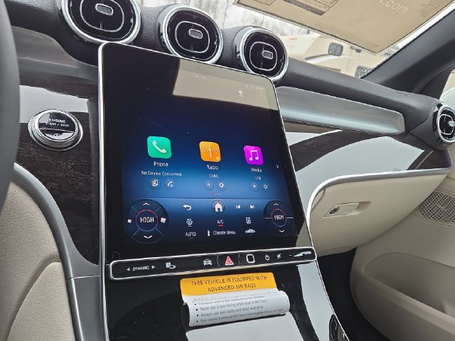 New 2026 Polar White Mercedes-Benz GLC300 image 12