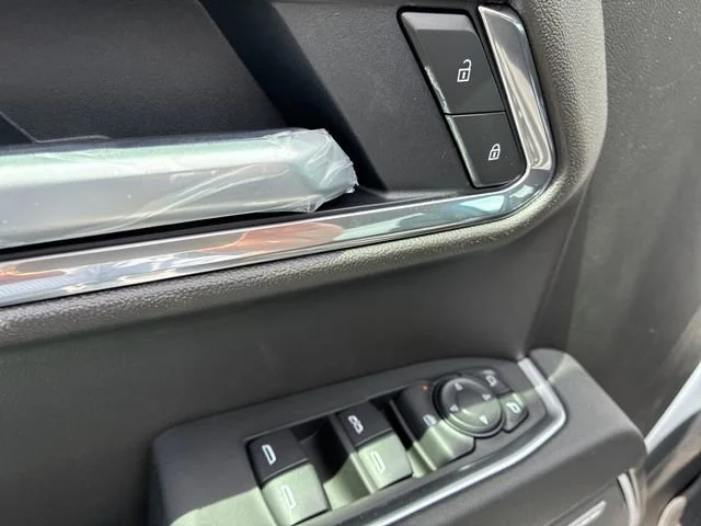 New 2026 Summit White GMC Elevation image 12