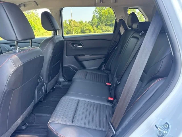 Used 2025 White Nissan Rock Creek image 13