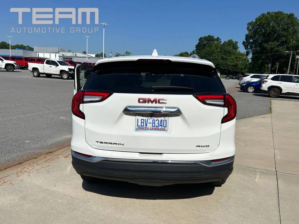 Used 2024 Summit White GMC SLT image 28