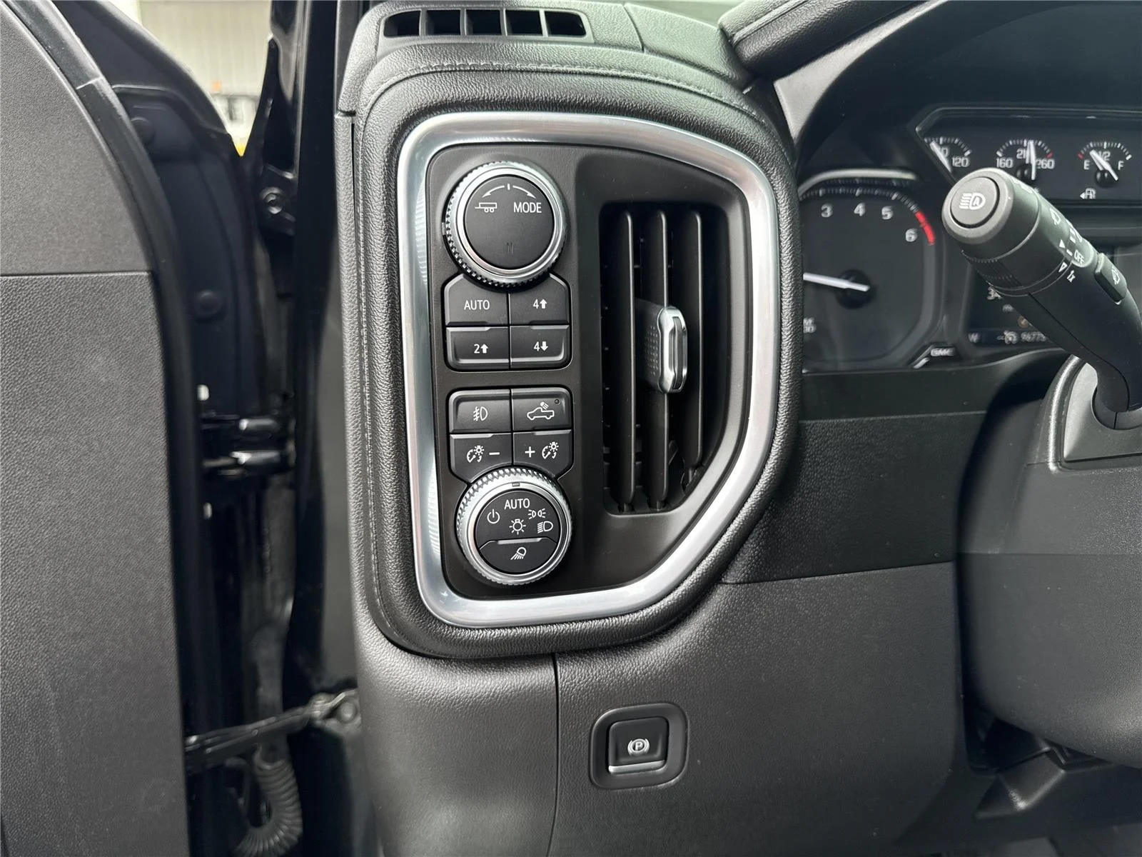 Used 2021 ONYX BLACK GMC SLT image 20