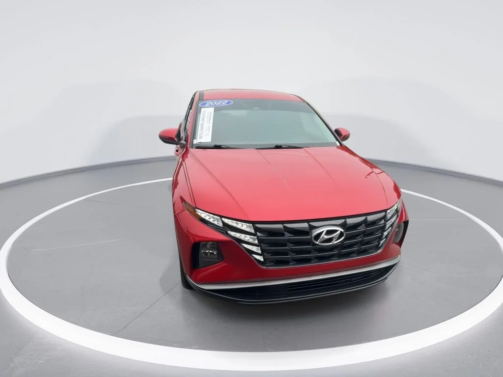 Used 2022 Red Hyundai SE image 3