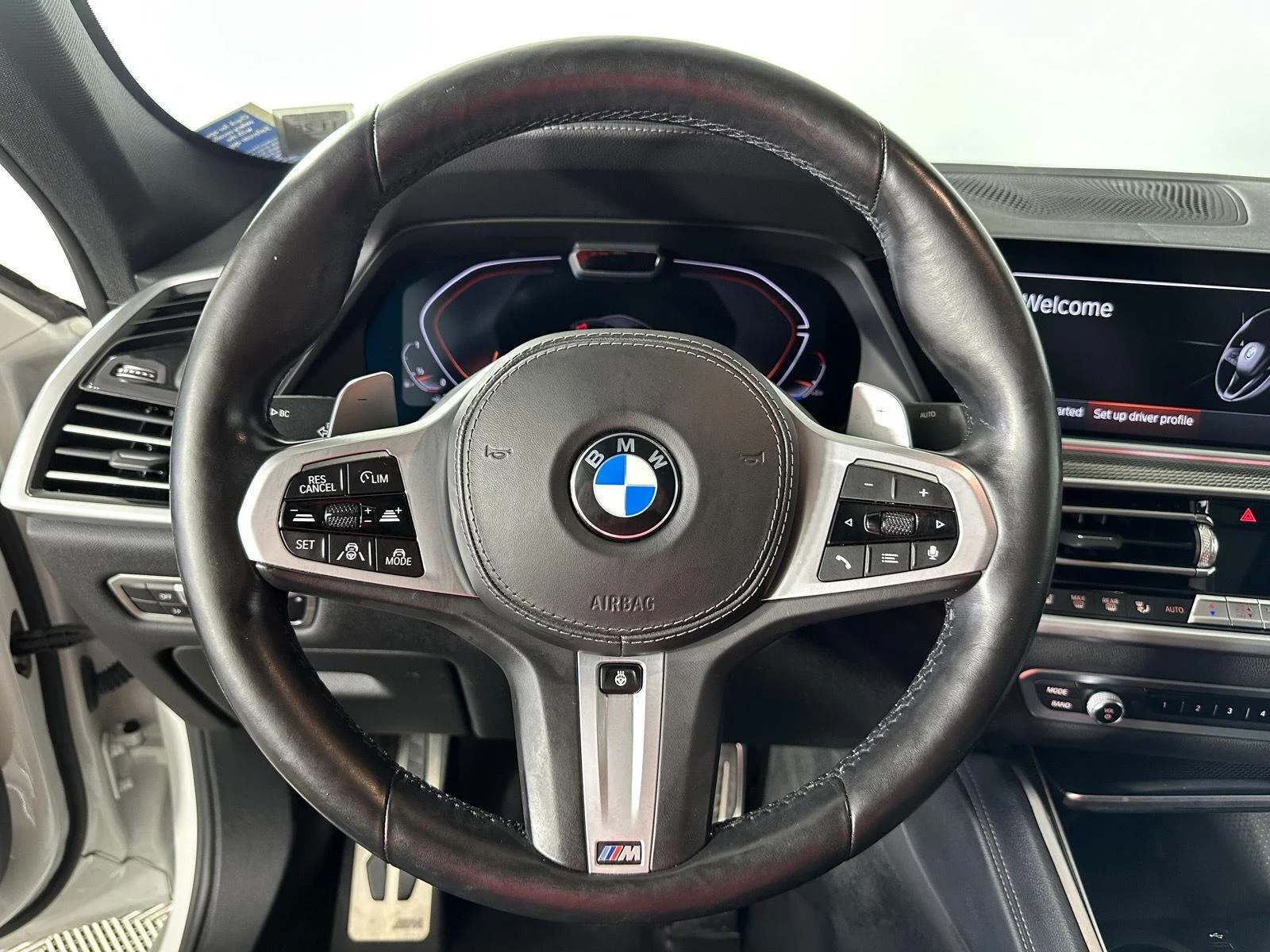 Used 2022 Mineral White Metallic BMW xDrive40i image 28