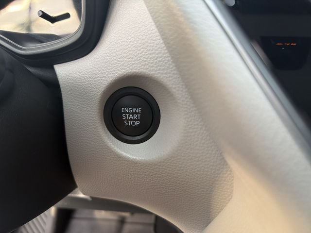 2026 Toyota Corolla Cross LE - Photo 15