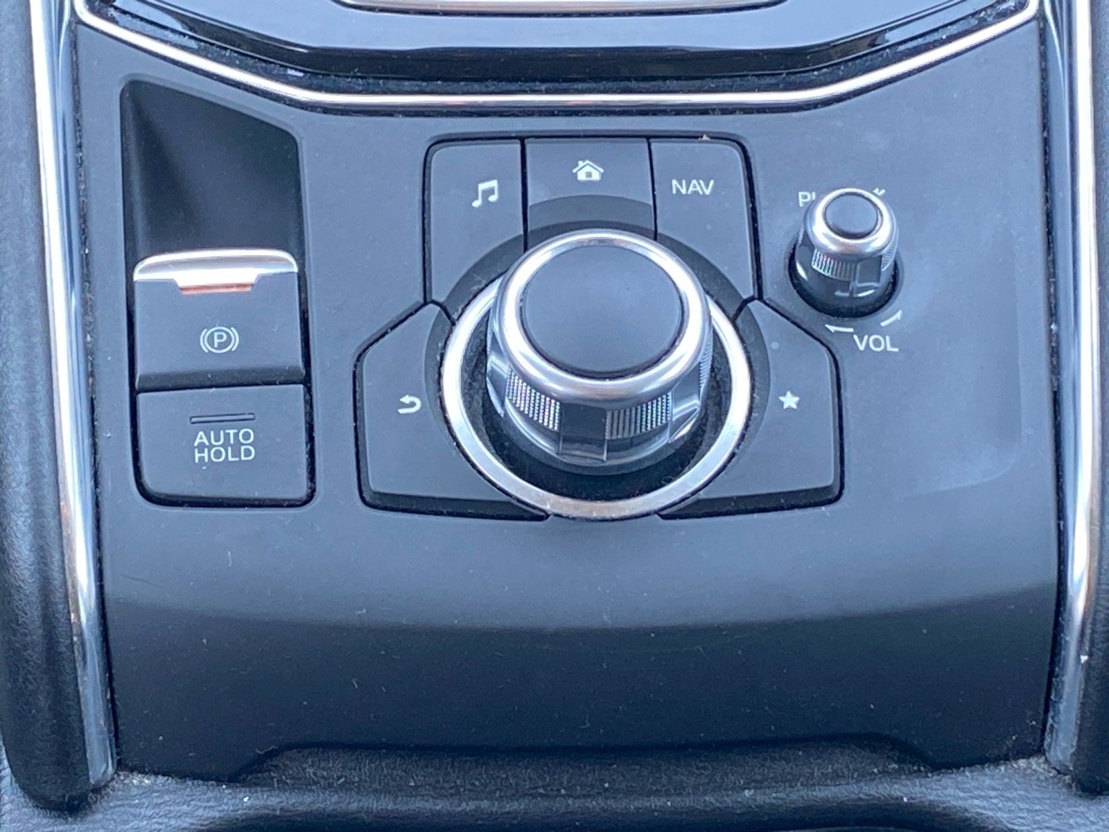 Used 2018 Gray Mazda Grand Touring image 7