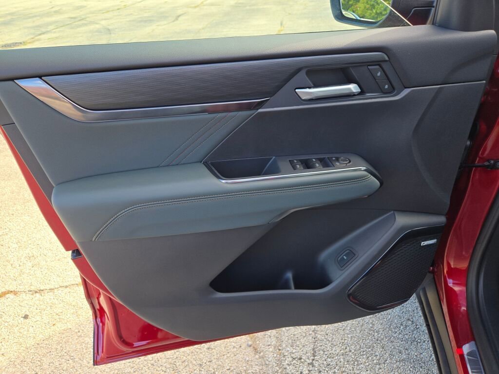 2026 GMC Acadia AT4 - Photo 23