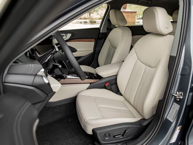 Used 2025 Horizon Blue Metallic Audi  image 13