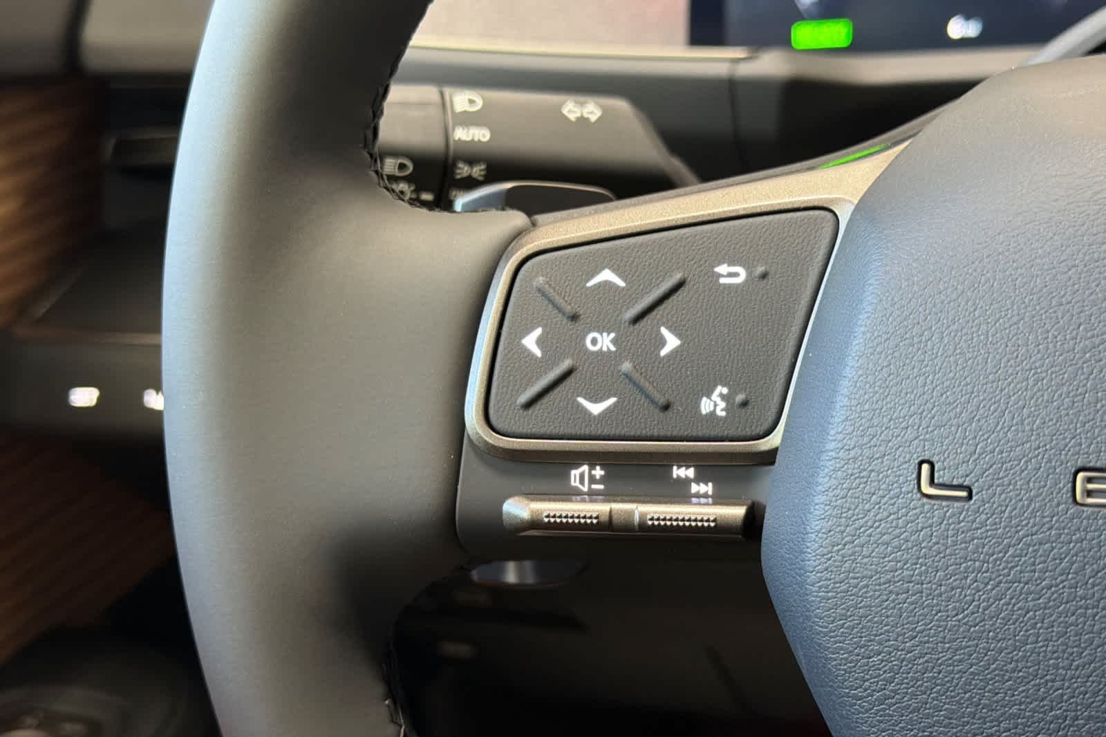 2026 Lexus ES BEV 350e Luxury - Photo 26