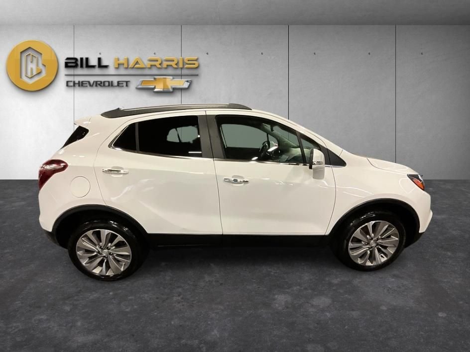 Used 2018 White Buick Preferred image 11