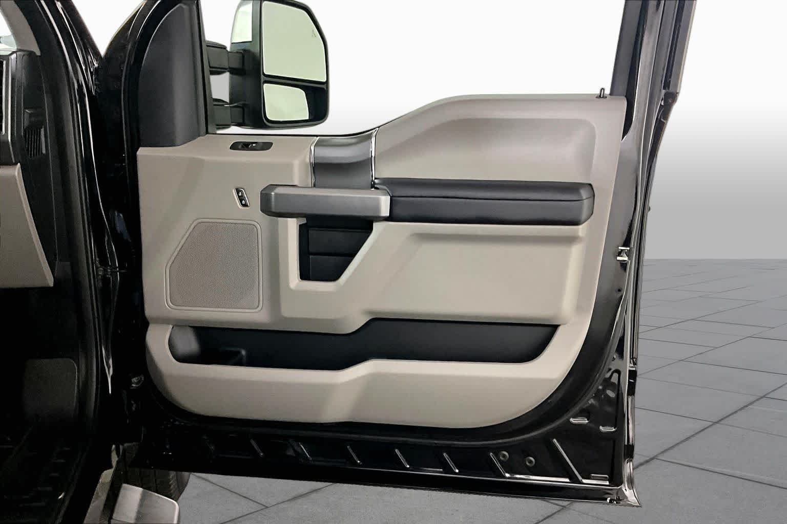 Used 2019 Agate Black Ford XLT image 21