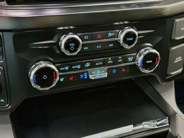 New 2027 Agate Black Metallic Ford F-250® Lariat® image 16