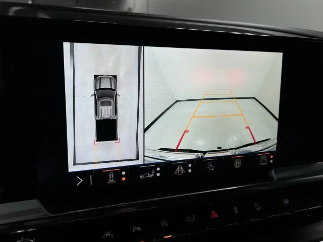 2024 GMC Sierra 1500 SLT - Photo 16