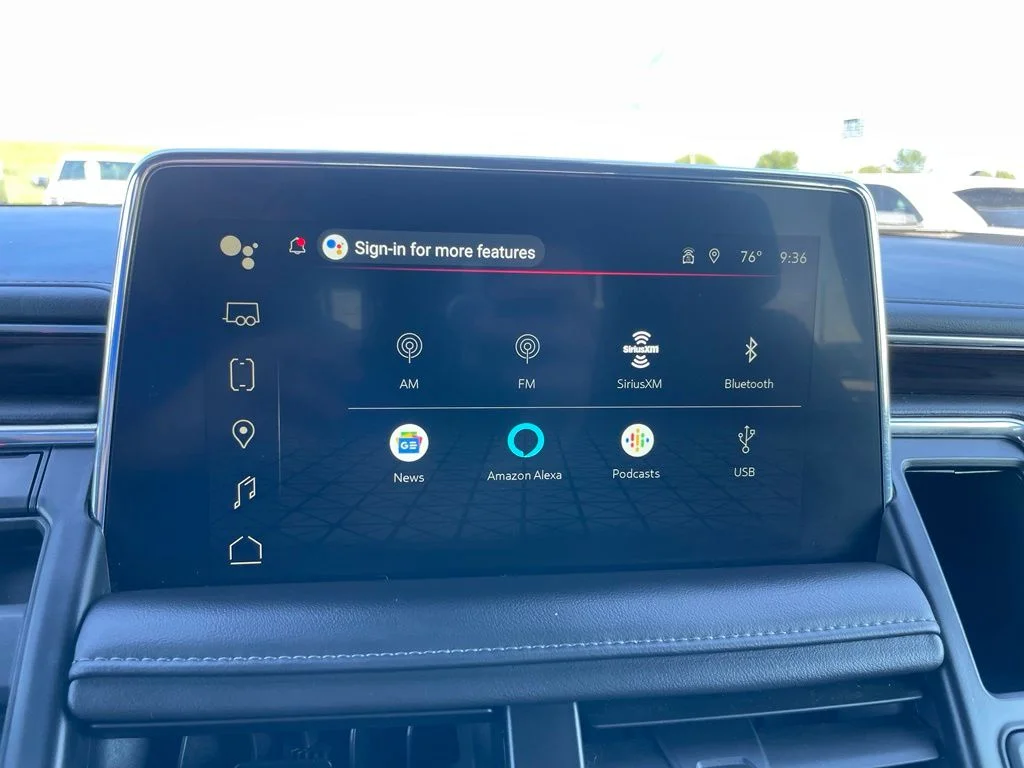 Used 2024 White GMC SLE image 18